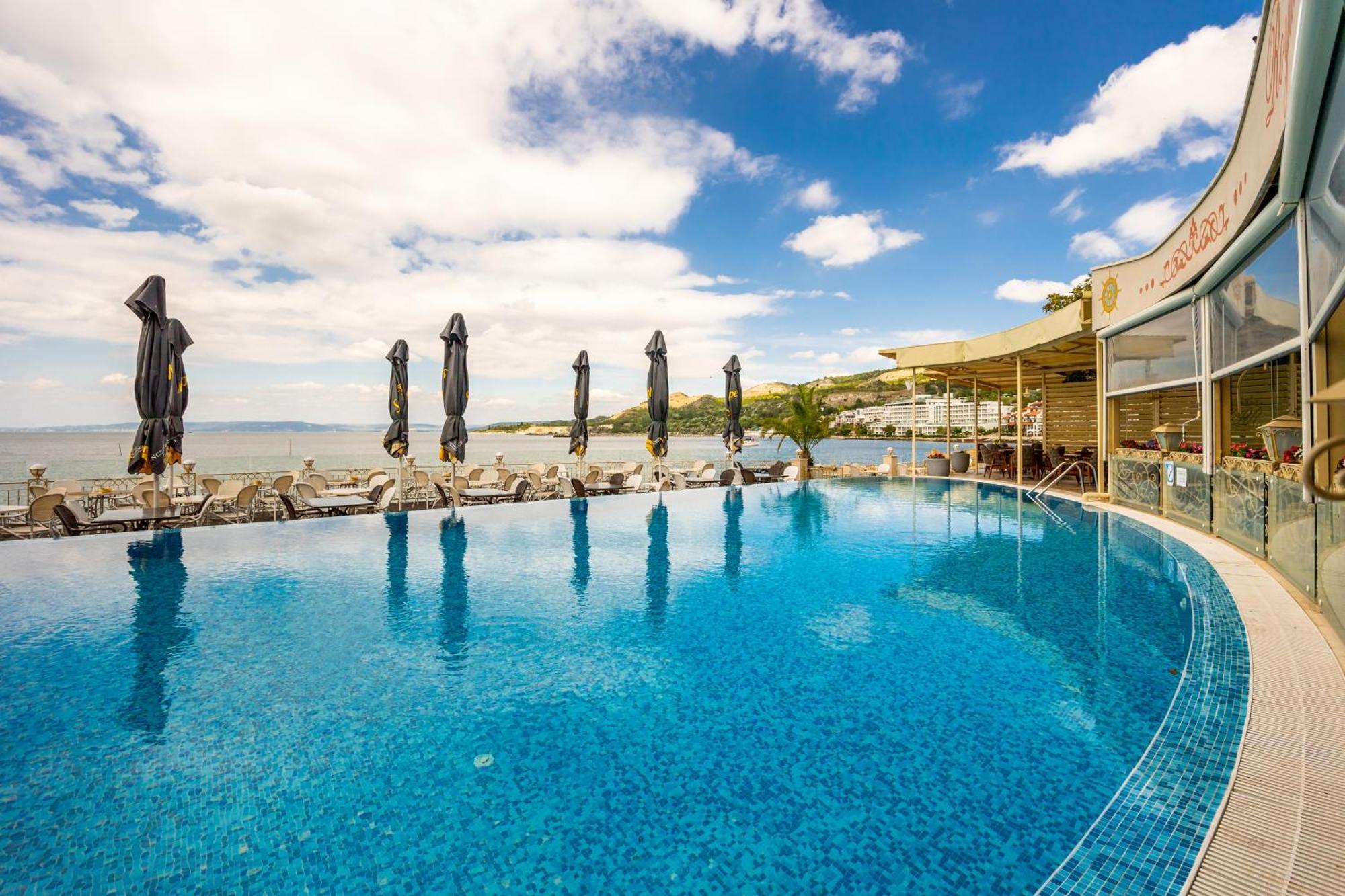 Royal Bay Resort Balchik Exterior foto